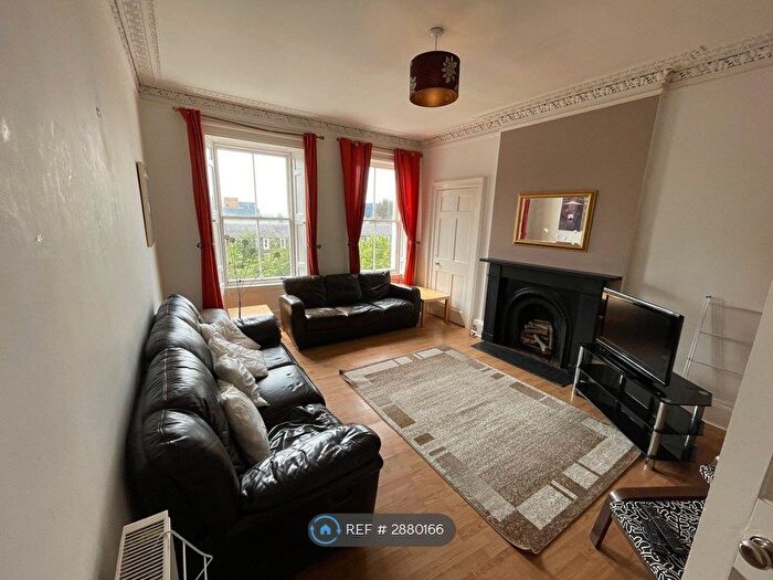 3 Bedroom Flat To Rent In Gardner's Crescent, Edinburgh, EH3