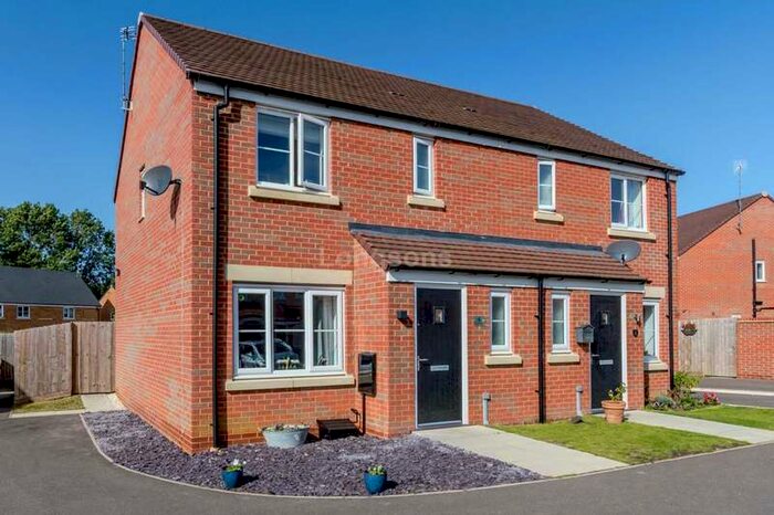 3 Bedroom Semi-Detached House To Rent In Spelman Way, Narborough, PE32