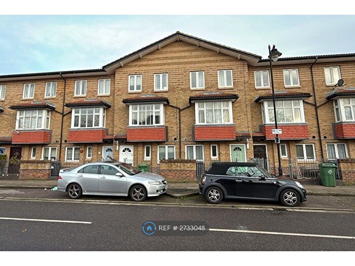 3 Bedroom Terraced House To Rent In Corn Way, London, E11