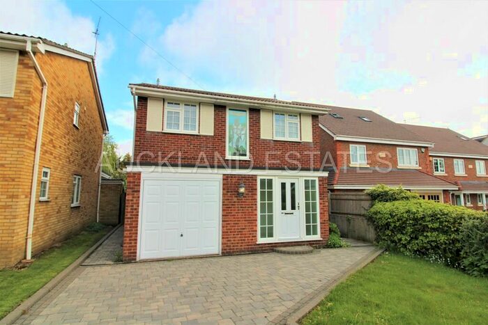 4 Bedroom Detached House To Rent In Oakmere Lane, Potters Bar, EN6