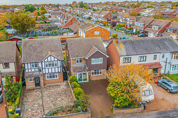 6 Bedroom Detached House To Rent In Ashingdon Road, Rochford, SS4