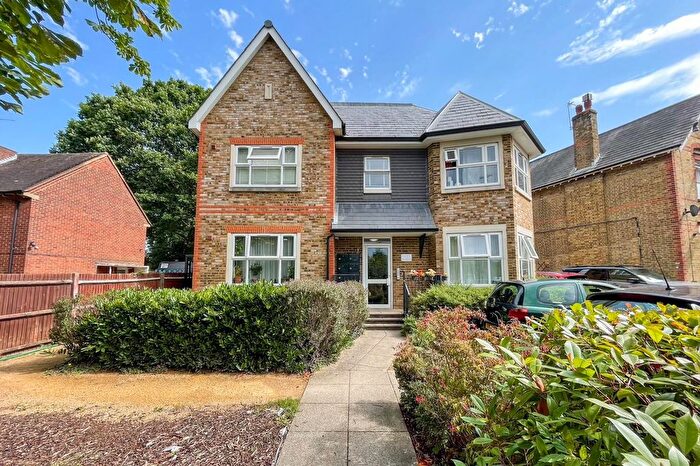 2 Bedroom Flat For Sale In Kilrae, Elmwood Avenue, Feltham, Middlesex, TW13