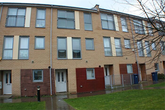 4 Bedroom Town House To Rent In Fortune Avenue, Edgware, HA8