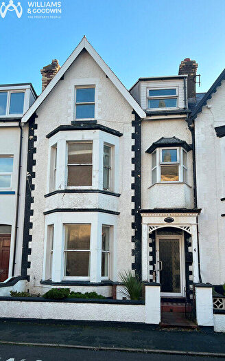 6 Bedroom Terraced House For Sale In Clarence Road, Llandudno, LL30