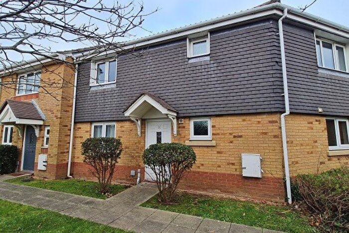 2 Bedroom Flat To Rent In Amherst Place, Ryde, PO33