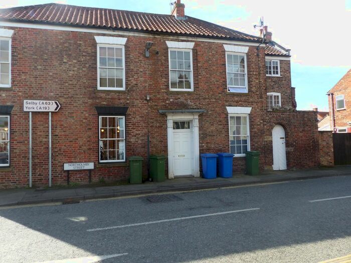 1 Bedroom Flat To Rent In Northolmby Street, Howden, Goole, DN14