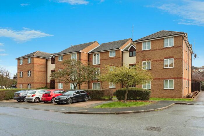 1 Bedroom Flat To Rent In Beaufort Close, Chingford, E4