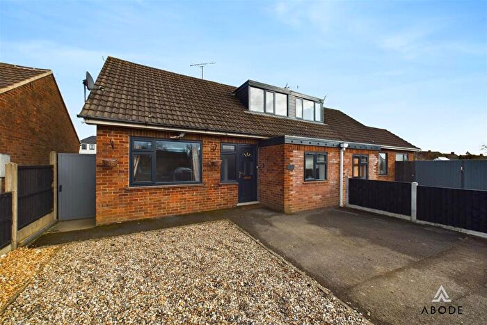 4 Bedroom Semi-Detached Bungalow For Sale In Lambourne Avenue, Ashbourne, Derbyshire, DE6