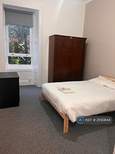3 Bedroom Flat To Rent In Montague Street, Edinburgh, EH8