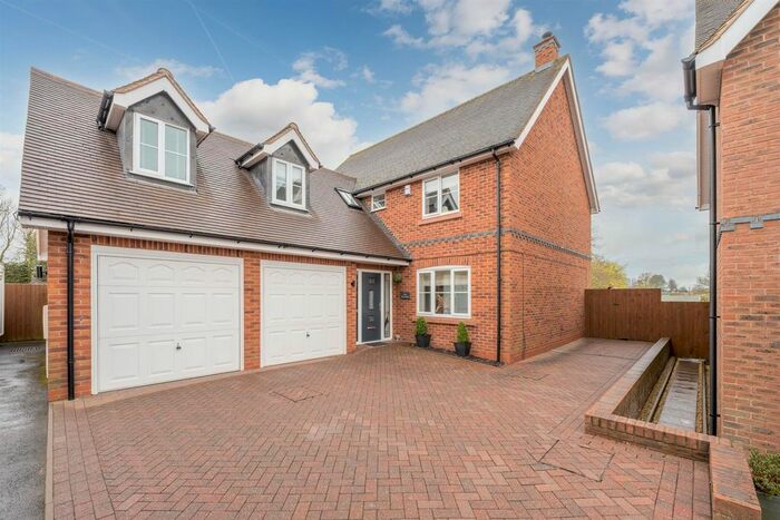 5 Bedroom Detached House For Sale In The Oaks, Alveley, WV15