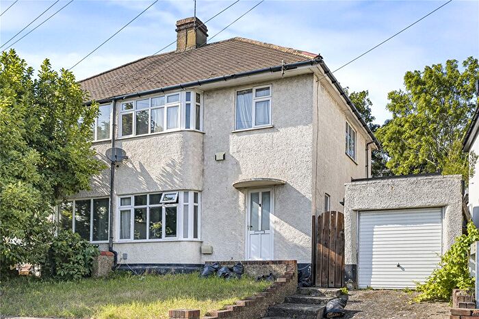 3 Bedroom Semi Detached House For Sale In Rochester Drive, Bexley, DA5