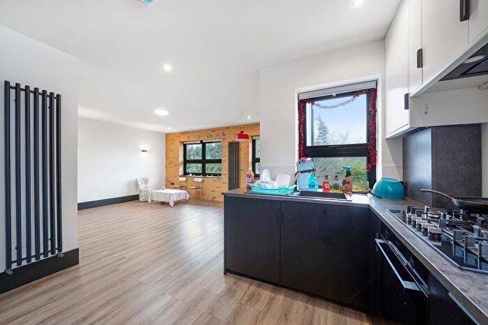 2 Bedroom Flat To Rent In Fir Tree Road, Banstead, SM7