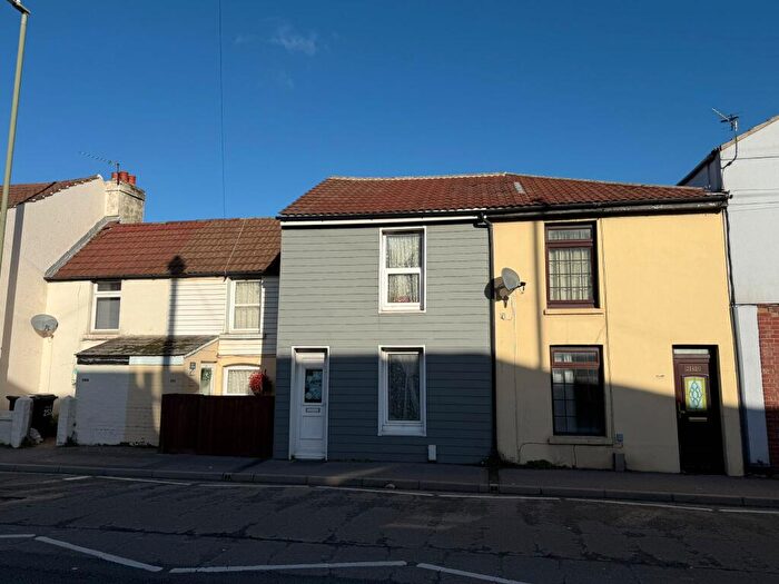 2 Bedroom House To Rent In Forton Road, Gosport, PO12