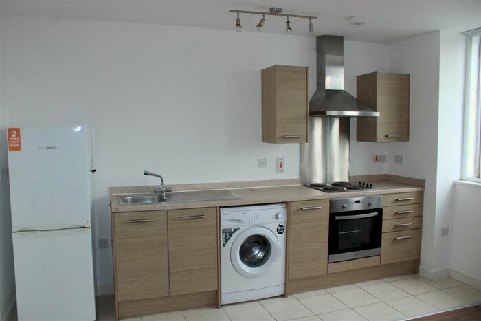 1 Bedroom Flat To Rent In Lombard Street West, West Bromwich, B70