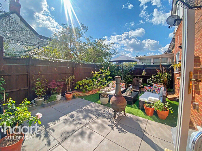 1 Bedroom End Of Terrace House For Sale In Holmes Close, Woking, GU22