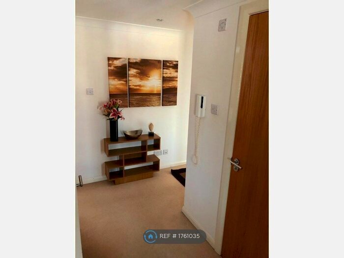 2 Bedroom Flat To Rent In Mackie Place, Elrick, Westhill, AB32
