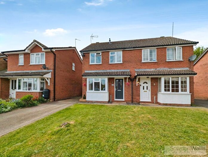 3 Bedroom Semi-Detached House For Sale In Turnpole Close, Stamford, PE9