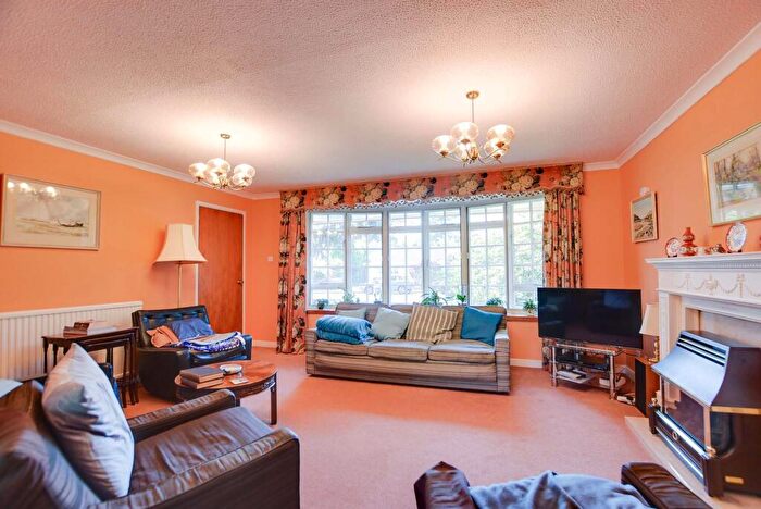 4 Bedroom Detached House For Sale In The Yews, Oadby, Leicester, LE2