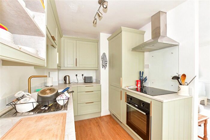 1 Bedroom Flat For Sale In Chenies Close, Tunbridge Wells, Kent, TN2