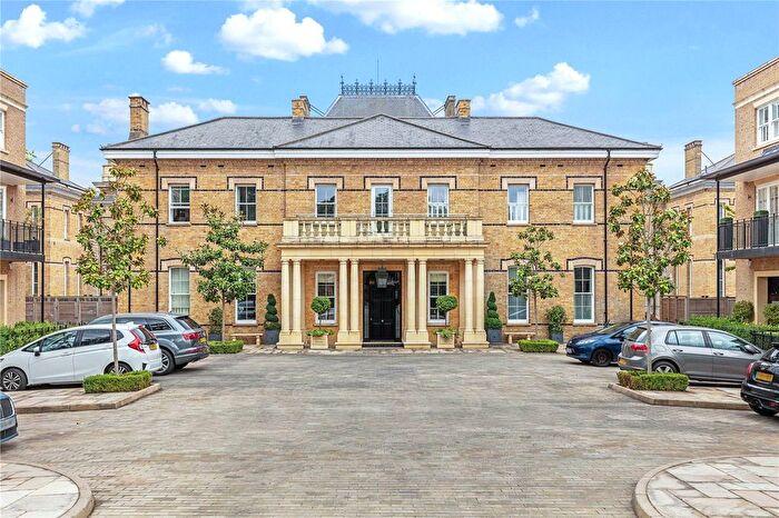 2 Bedroom Flat For Sale In Chambers Park Hill, Wimbledon, London, SW20