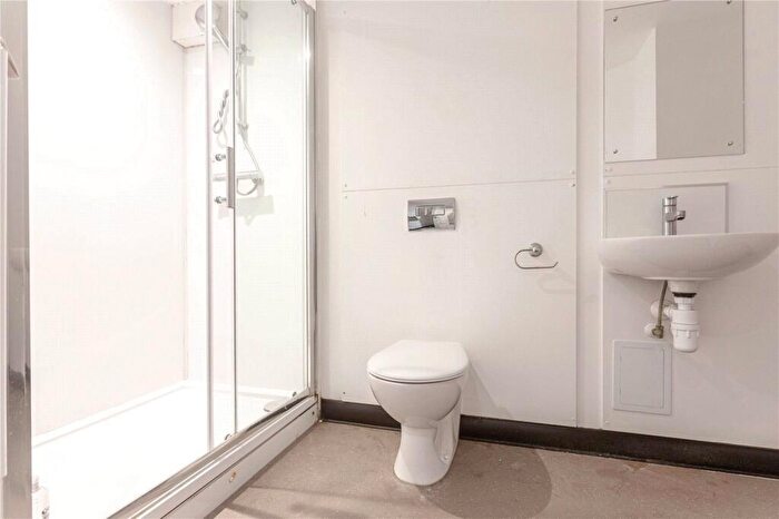 1 Bedroom Flat To Rent In Wallshut Wood, Bristol, BS16