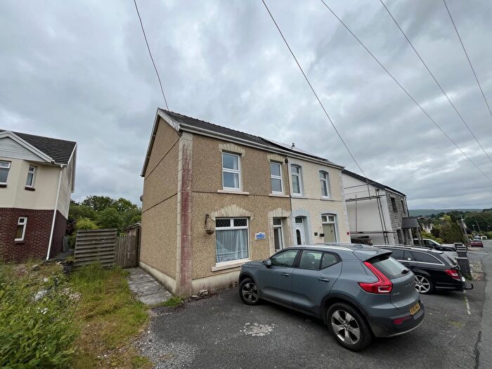 3 Bedroom Property To Rent In Cwmferries Road, Tycroes, Ammanford, SA18