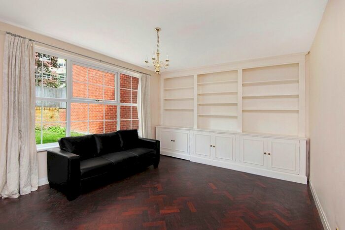 4 Bedroom Property To Rent In Leeward Gardens, London, SW19