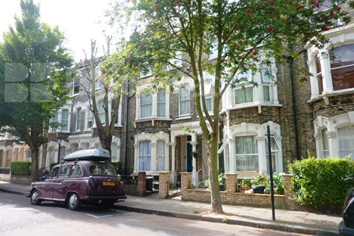 3 Bedroom Flat To Rent In Tabley Road, Holloway, N7