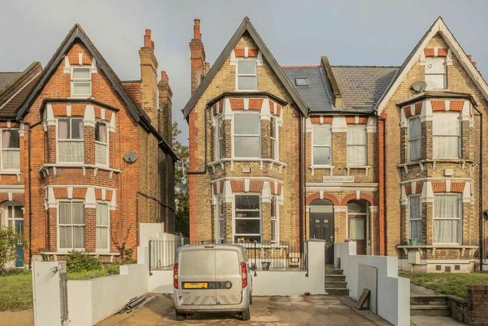 2 Bedroom Flat To Rent In Greyhound Lane, London, SW16