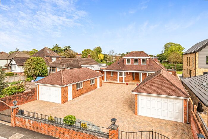 4 Bedroom Detached House For Sale In Mayfield Gardens, Staines-Upon-Thames, TW18