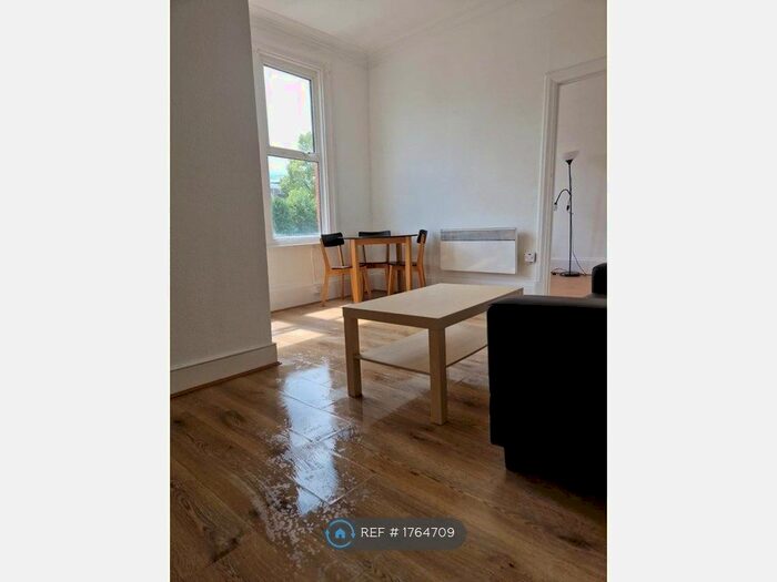1 Bedroom Flat To Rent In Stanthorpe Road, London, SW16