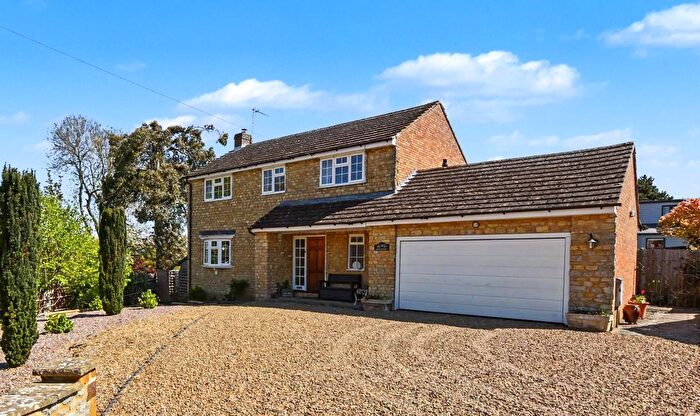 4 Bedroom Detached House For Sale In St. Johns Way, Piddington, Northampton, NN7