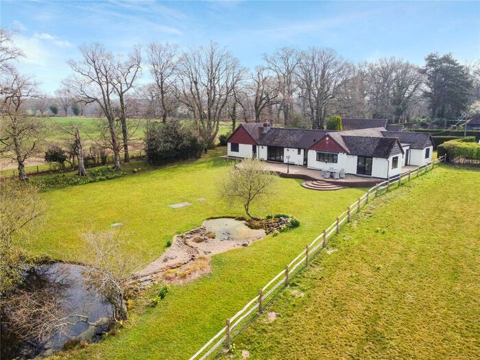 4 Bedroom Bungalow For Sale In Grouse Road, Colgate, Horsham, West Sussex, RH13