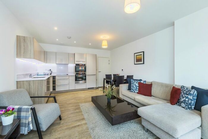 1 Bedroom Flat To Rent In Cable Walk, London, SE10