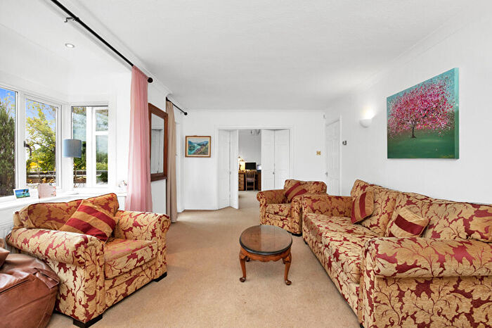 4 Bedroom Detached House For Sale In South Leatherhead, KT22