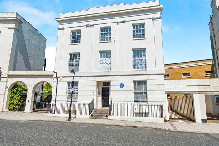 2 Bedroom Apartment For Sale In Carlton Crescent, Southampton, SO15