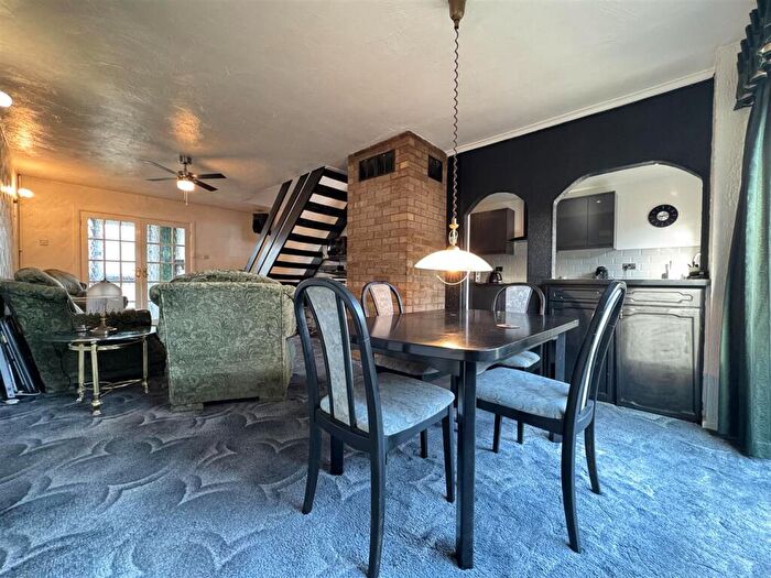 3 Bedroom Terraced House For Sale In Sandringham Close, Stanford-le-Hope, SS17