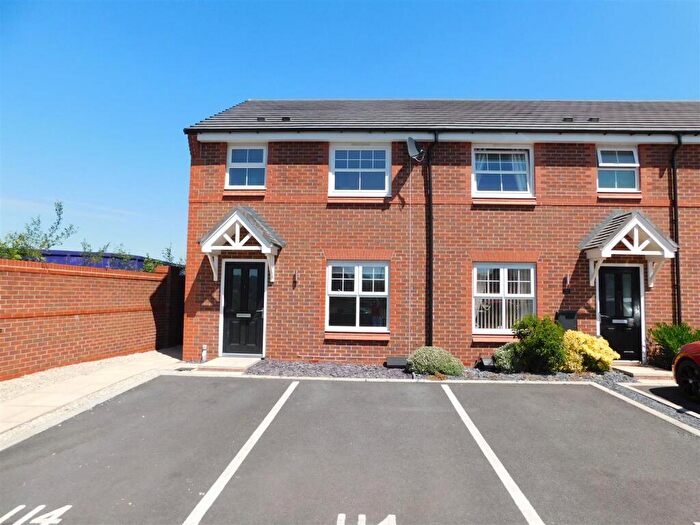 3 Bedroom Mews To Rent In Palmer Close, Sandbach, CW11