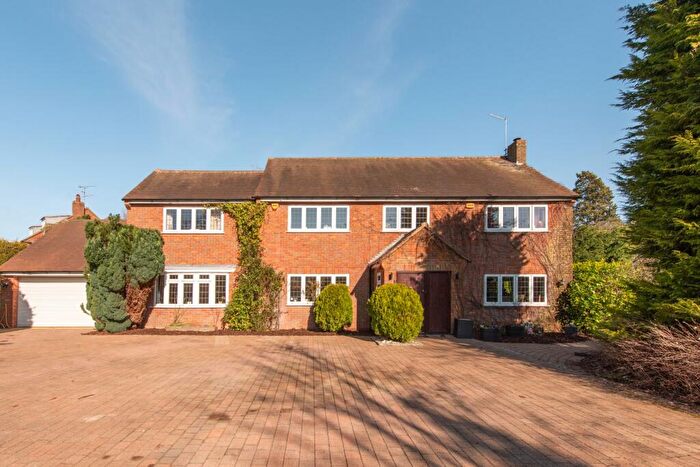 4 Bedroom Detached House For Sale In Manor Farm Close, Stone, Aylesbury, Buckinghamshire, HP17