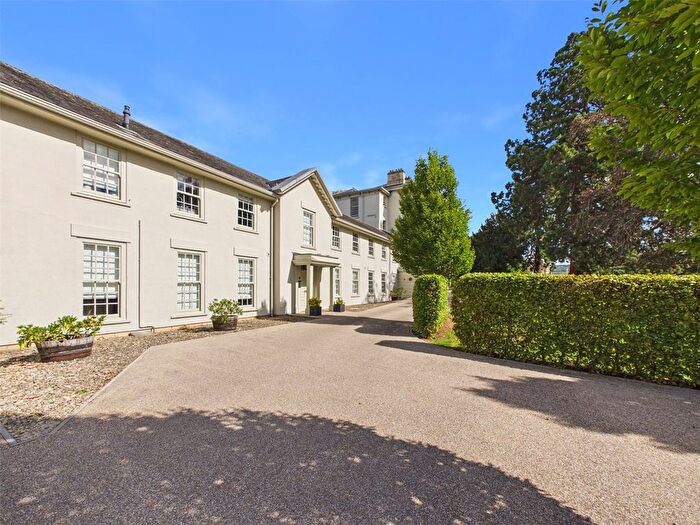 3 Bedroom Flat For Sale In Albert Road, Cheltenham, Gloucestershire, GL52