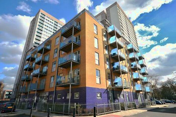 2 Bedroom Apartment To Rent In Ellison Apartments, Merchant Street, Bow, E3