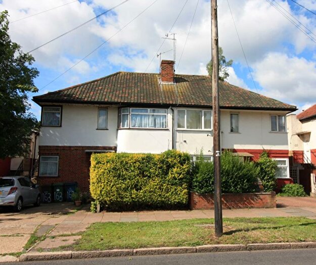 Maisonette For Sale In - Shaftesbury Avenue, Harrow, Middlesex, HA2