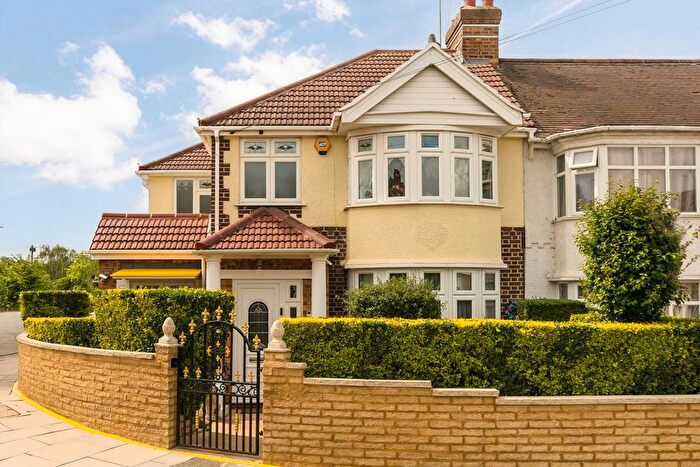 3 Bedroom Property For Sale In Rydal Crescent, Perivale, UB6