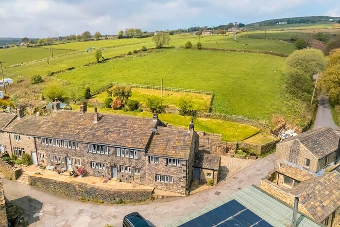 4 Bedroom End Of Terrace House To Rent In Ainley Place, Slaithwaite, Huddersfield, HD7