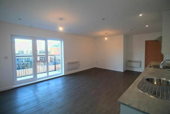 2 Bedroom Flat To Rent In Sumner Avenue, Formby, Merseyside, L37