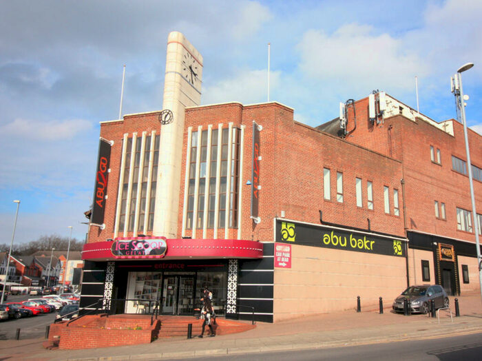 1 Bedroom Apartment To Rent In Roundhay Road, Leeds, West Yorkshire, LS8