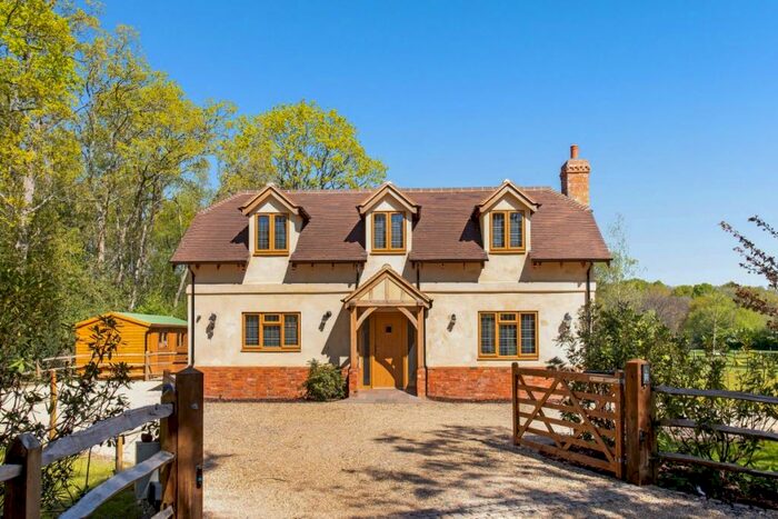 3 Bedroom Detached House To Rent In Goose Rye Road Worplesdon, GU3