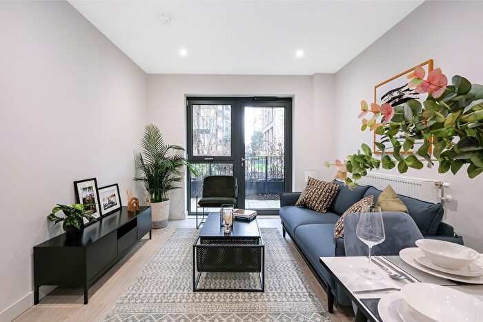 1 Bedroom Flat For Sale In Woodberry Grove, London, N4