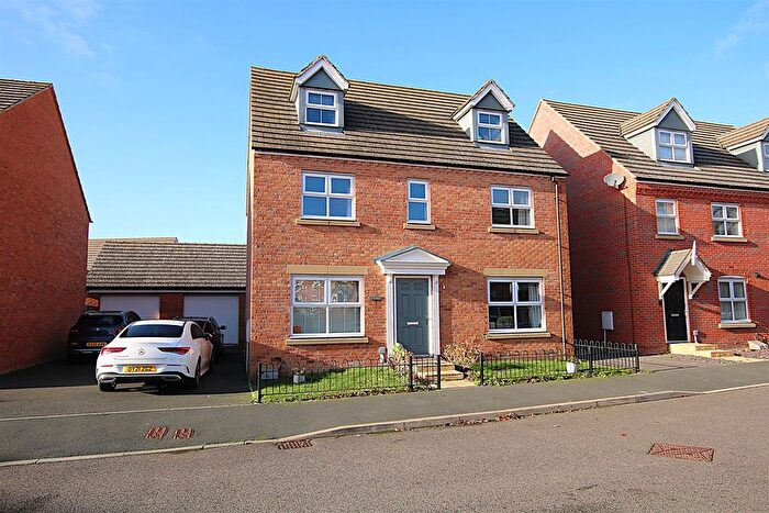 5 Bedroom Detached House For Sale In Carr Road, Moulton, NN3