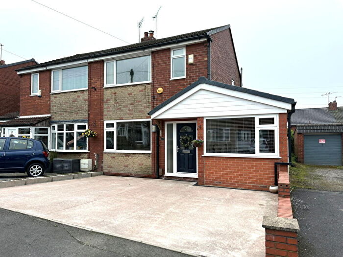 3 Bedroom Semi Detached House For Sale In Pine Grove, Royton, OL2